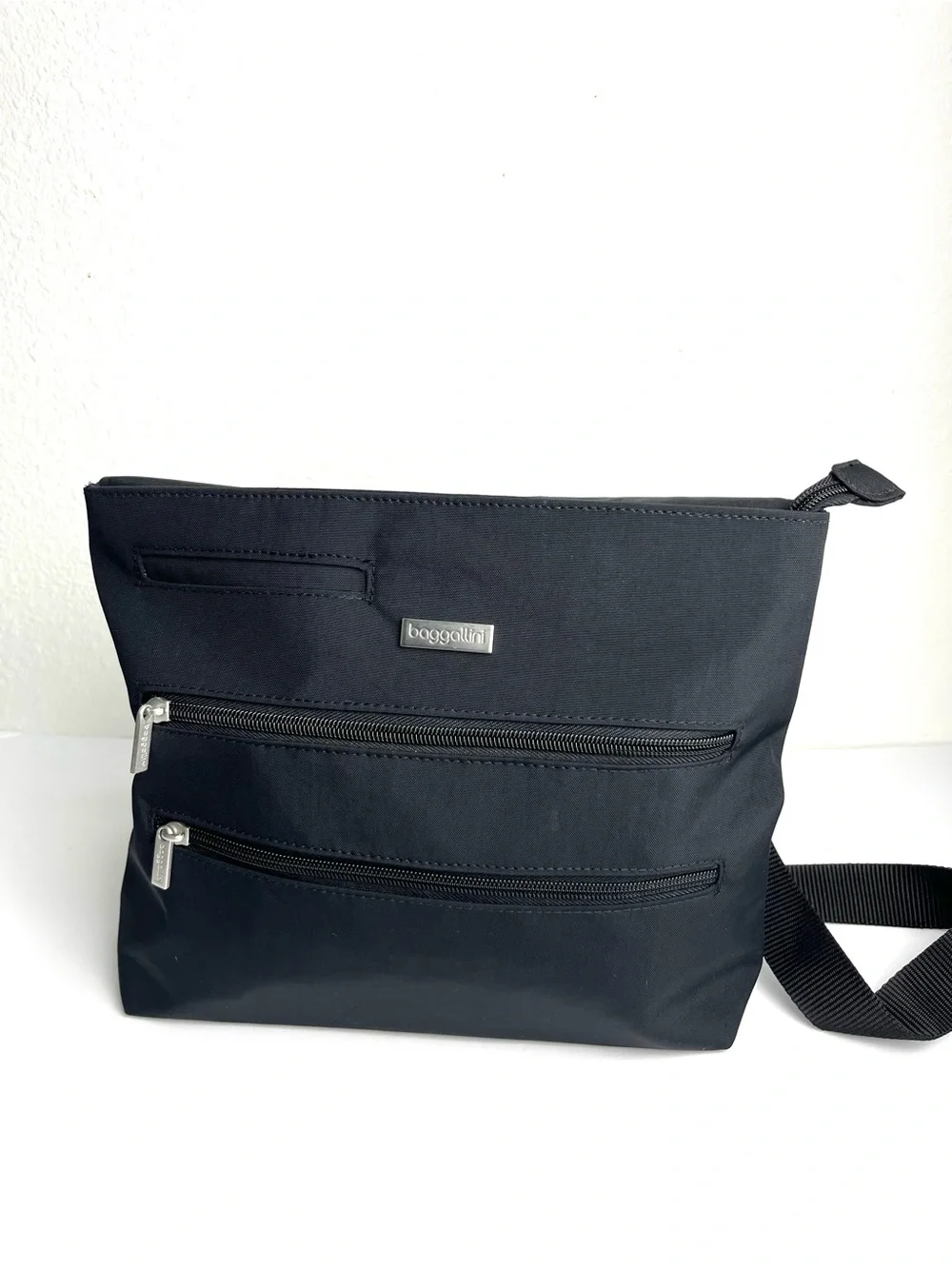 Baggalline NWT Black Travel Crossbody Bag Compact Everyday Sleek Pocket